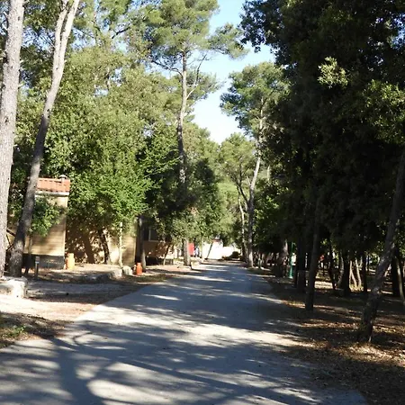 Parco vacanze Mobile Homes Soline Seaside 4*